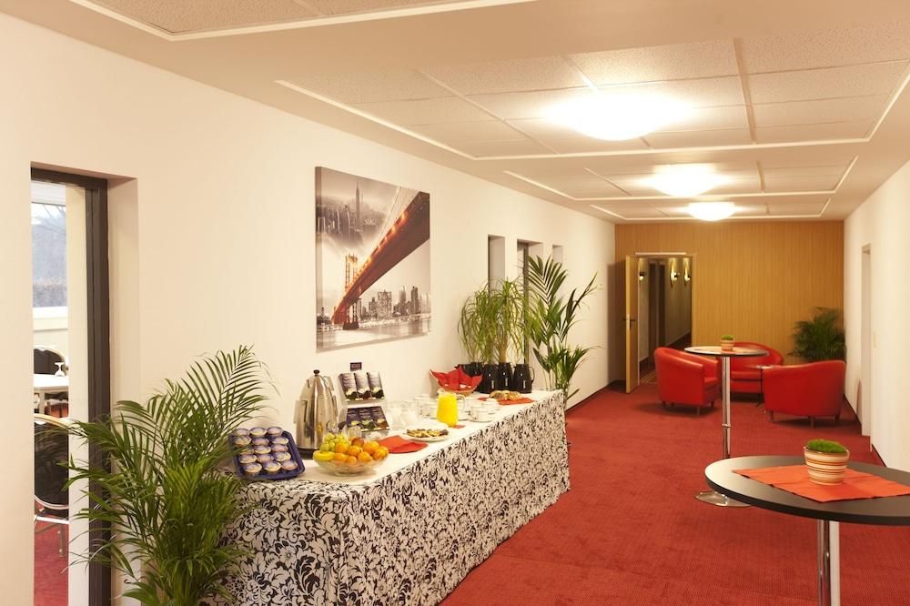 Arthotel Ambassador Wiesbaden - Free Parking Exterior photo