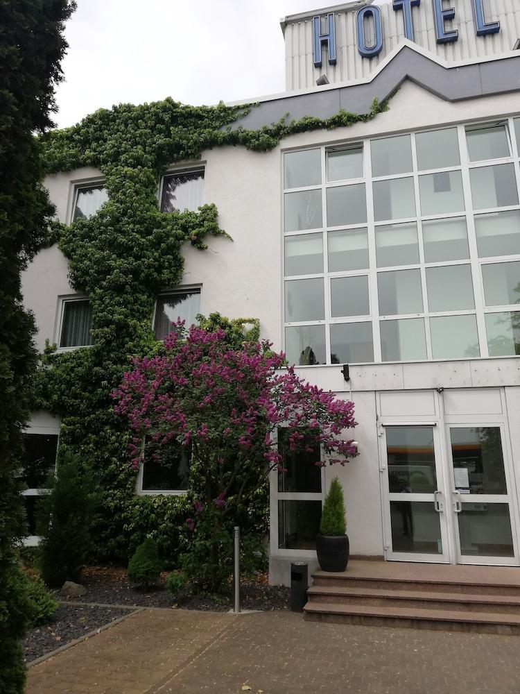 Arthotel Ambassador Wiesbaden - Free Parking Exterior photo