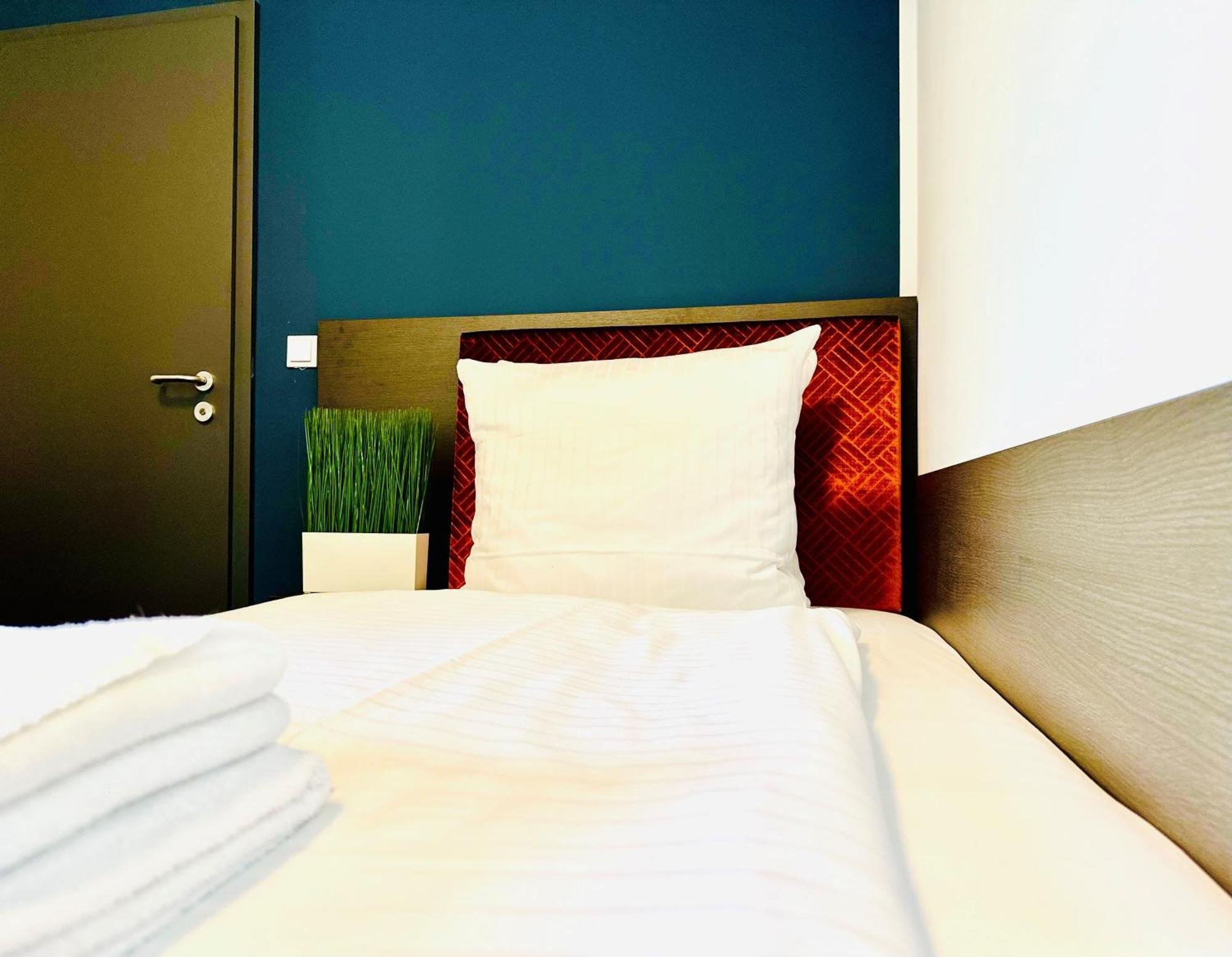 Arthotel Ambassador Wiesbaden - Free Parking Exterior photo